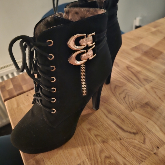 High heels size 7 - Picture 7 of 8